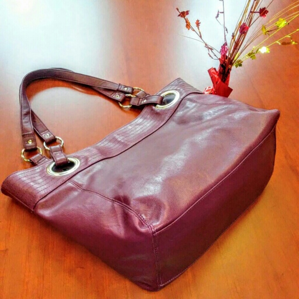 Burgundy tote purse